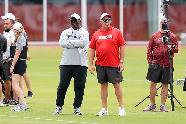 Anchoring the Ship: Buccaneers Lock Up Bowles and Licht with Extensions